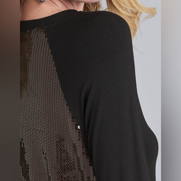 💓Firm Price💓 no offer will be sent out 🙏🙏Sequin Back Top black color size XS - Picture 4 of 7